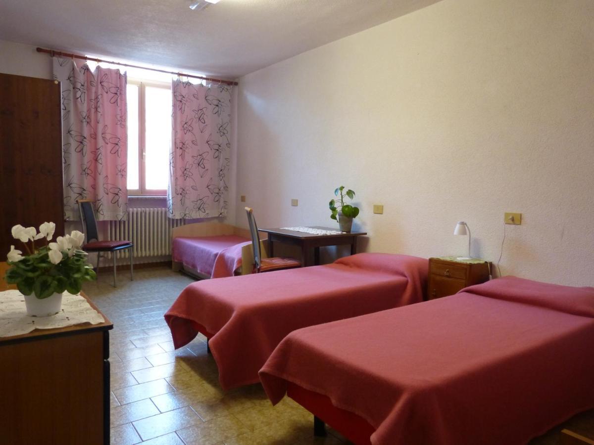 Ostello Al Deserto Chiavenna Exterior foto