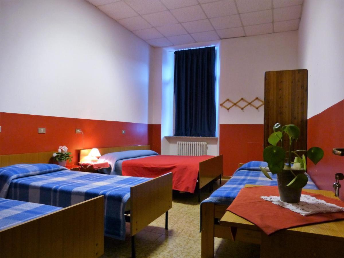 Ostello Al Deserto Chiavenna Exterior foto