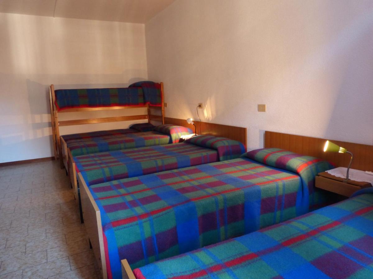 Ostello Al Deserto Chiavenna Exterior foto